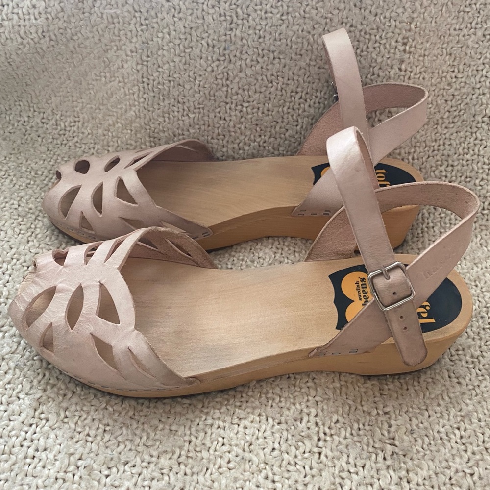 Blush Swedish Hasbeens size 39 (8-8.5)